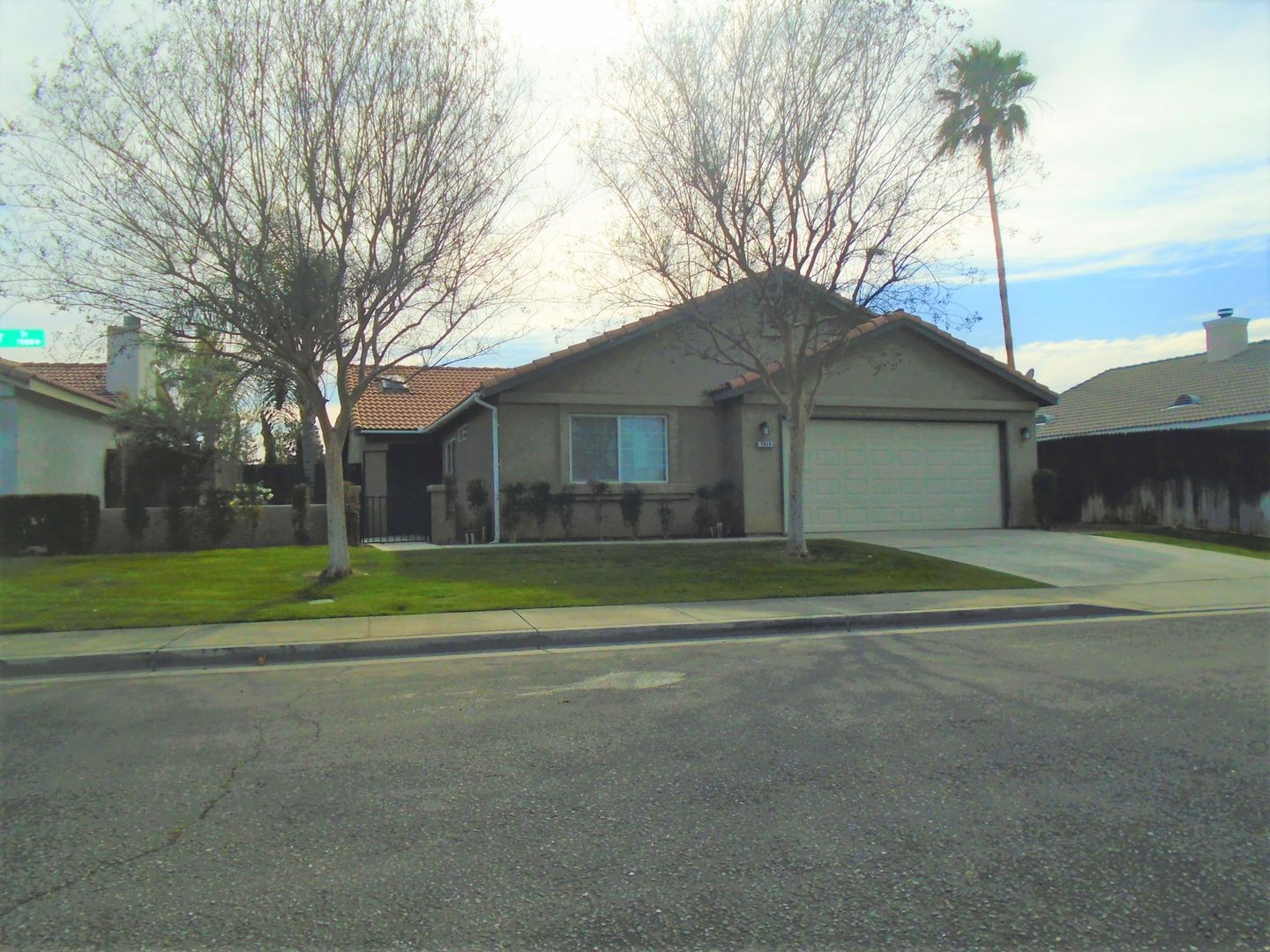 Bakersfield House: 7015 Rogue River Dr.