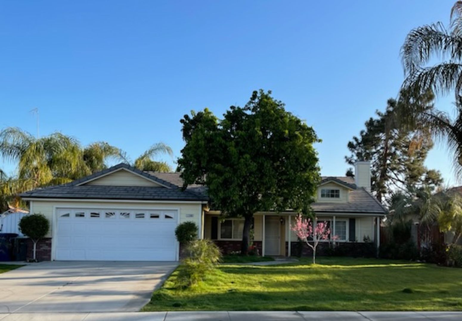 Bakersfield House: 12506 ANDES AVE