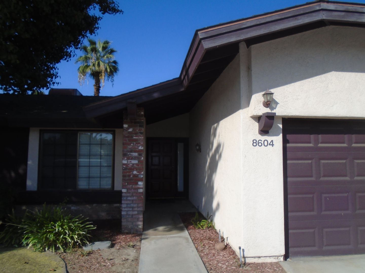 BAKERSFIELD House: 8604 HASSAM DR