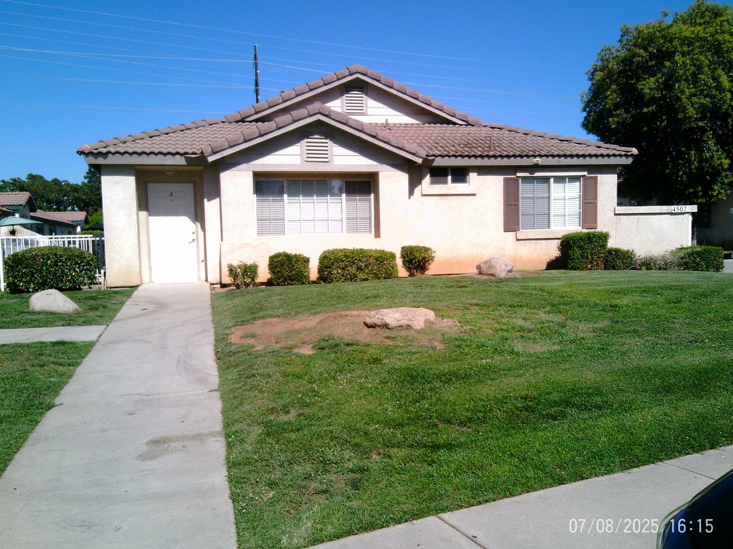 BAKERSFIELD Apartment: 4502 PEBBLE CREEK DR A-D