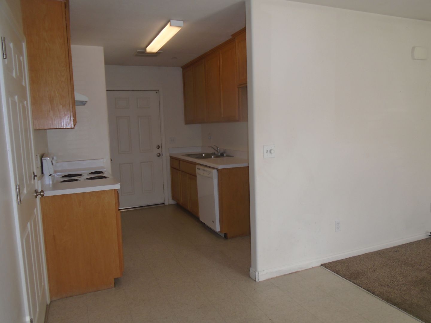 Bakersfield Apartment: 616 W. DAY AVE. #A-B