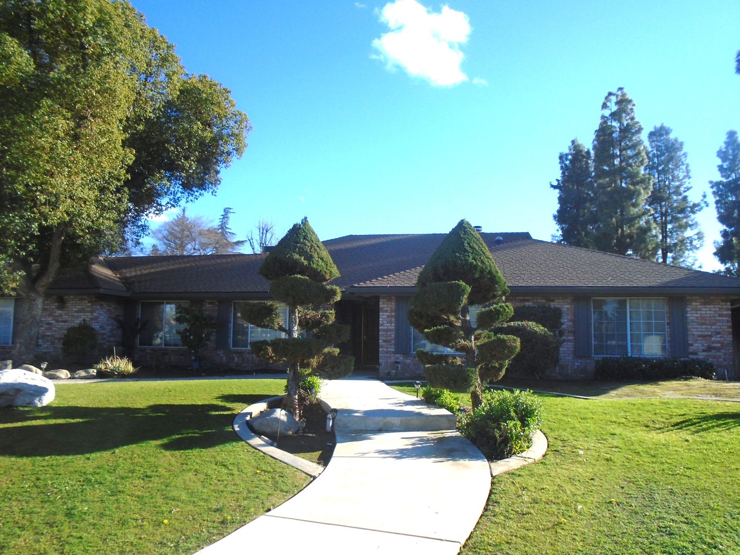 BAKERSFIELD House: 11717 PALM AVE.
