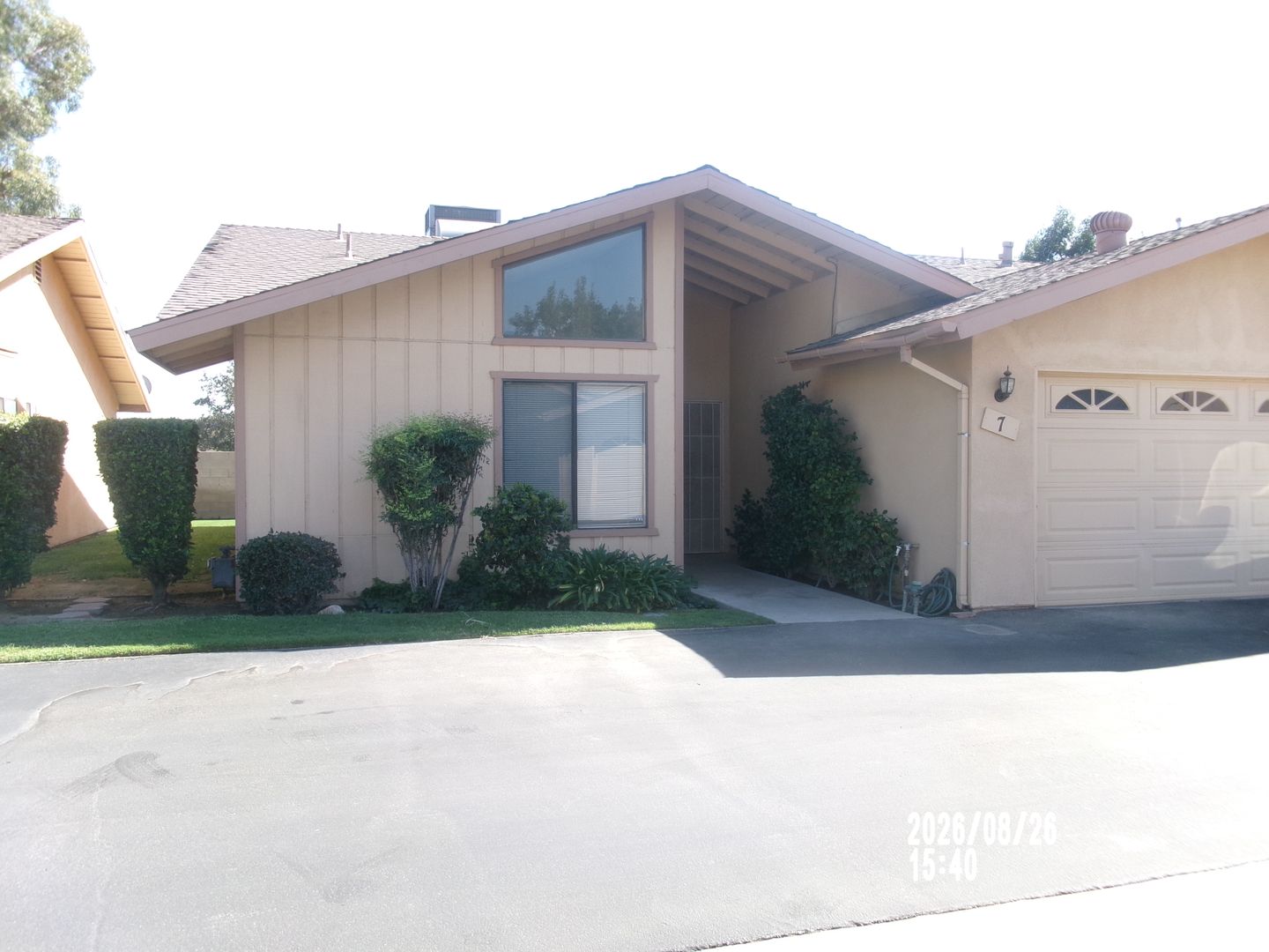 Bakersfield House: 1000 OLIVE DR #7