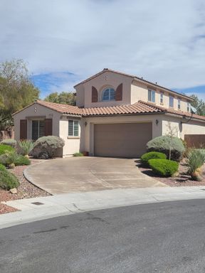 Summerlin 4/4 with 3 car tandem & Bed Down with Pool – photo 1