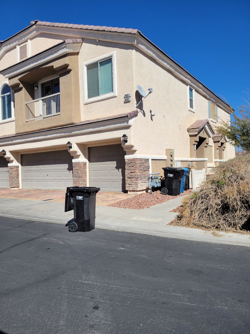 North Las Vegas Townhome: 3608 Indigo Flower Ave #1