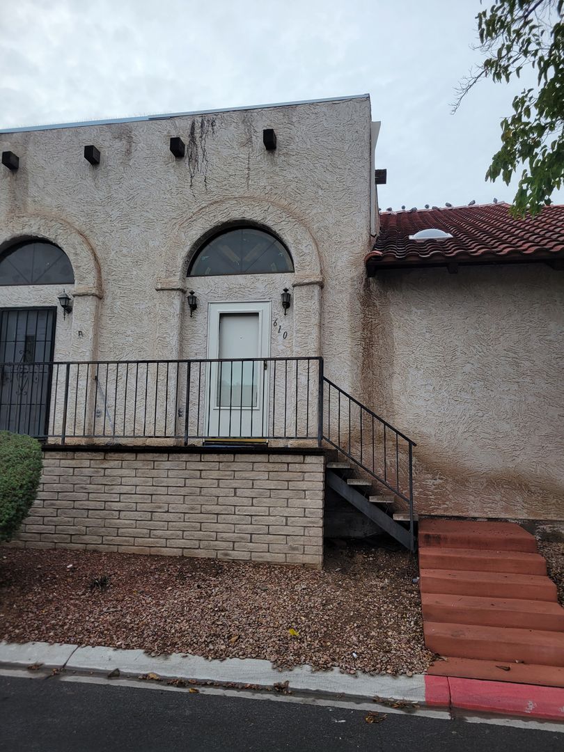 Las Vegas Townhome: 610 Sea Pines Ln