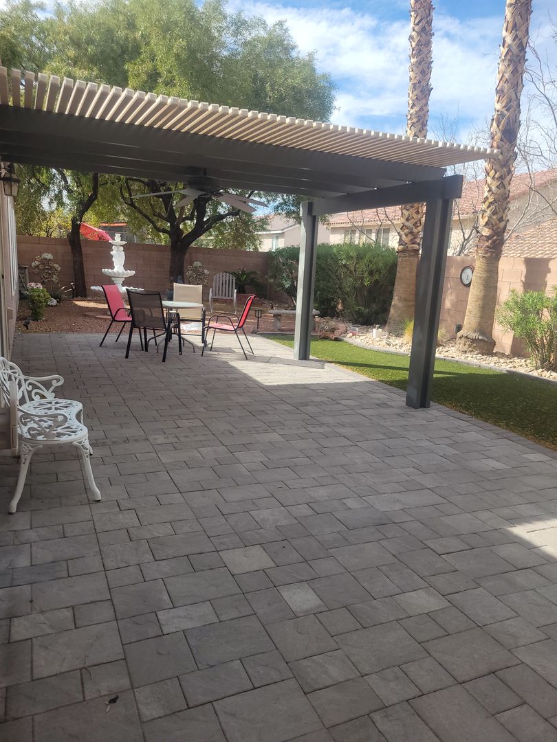 Henderson House: 2726 Peekskill Ave