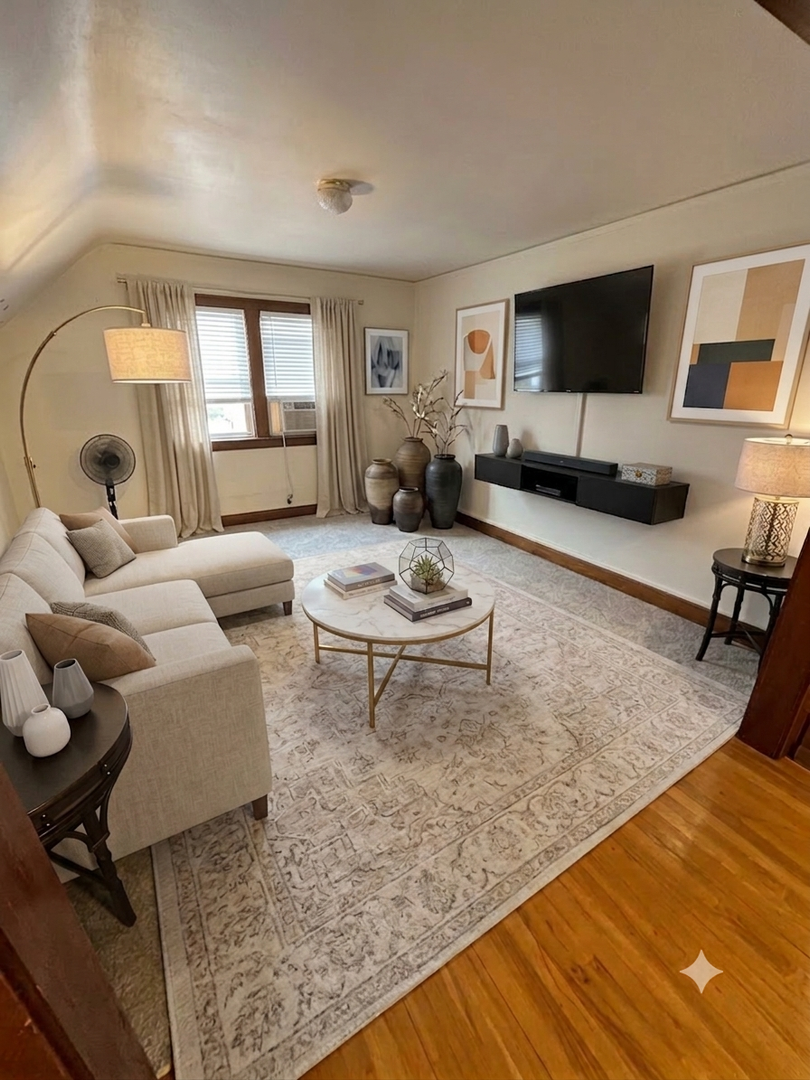 Milwaukee Apartment: 3830 W. Mt. Vernon Ave