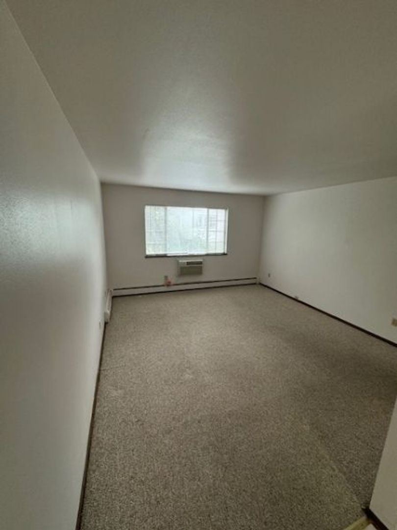 Port Washington Apartment: 445 W Grand Ave