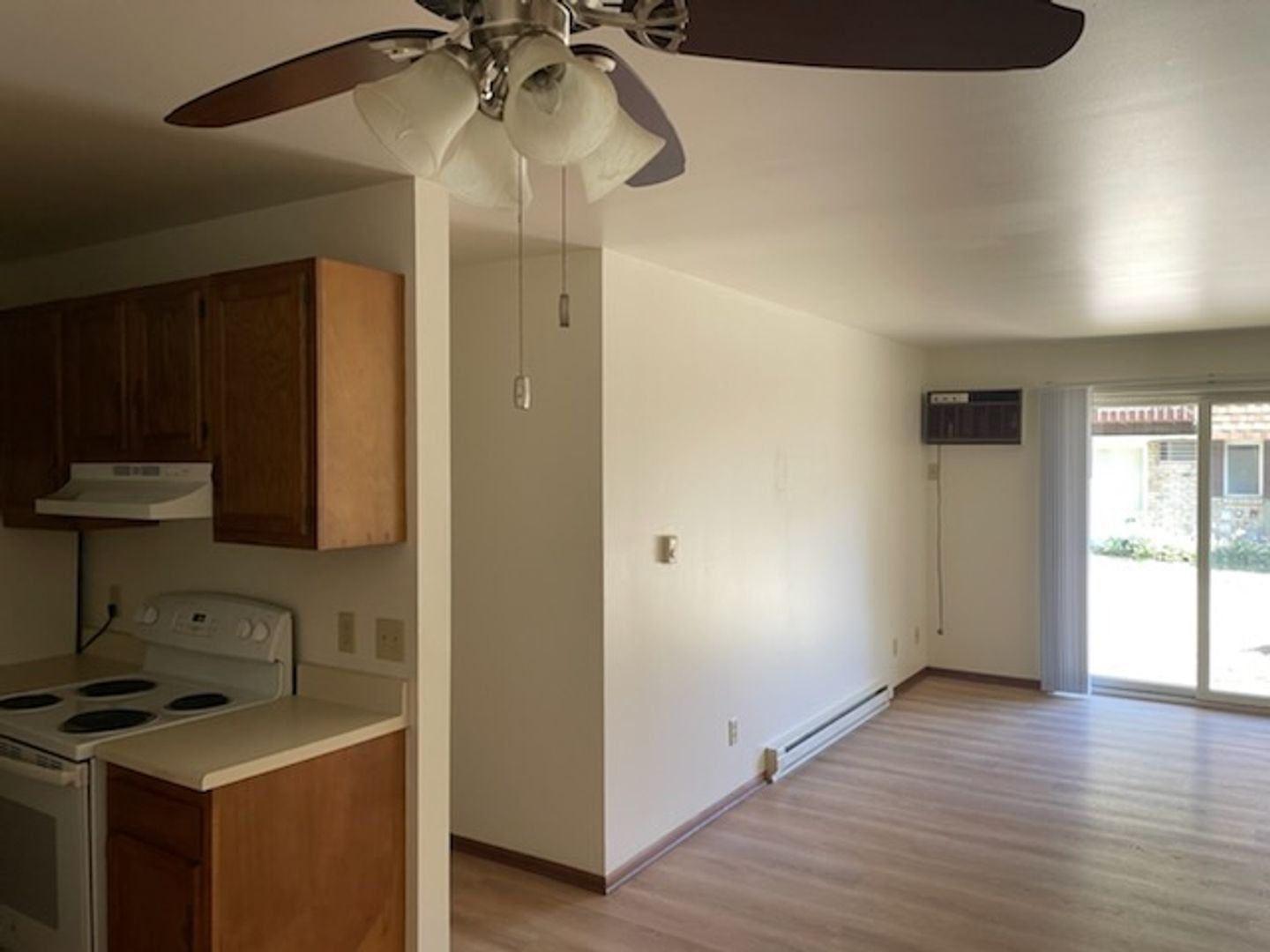 West Bend Apartment: 824 Wesyln Ct Apt #3