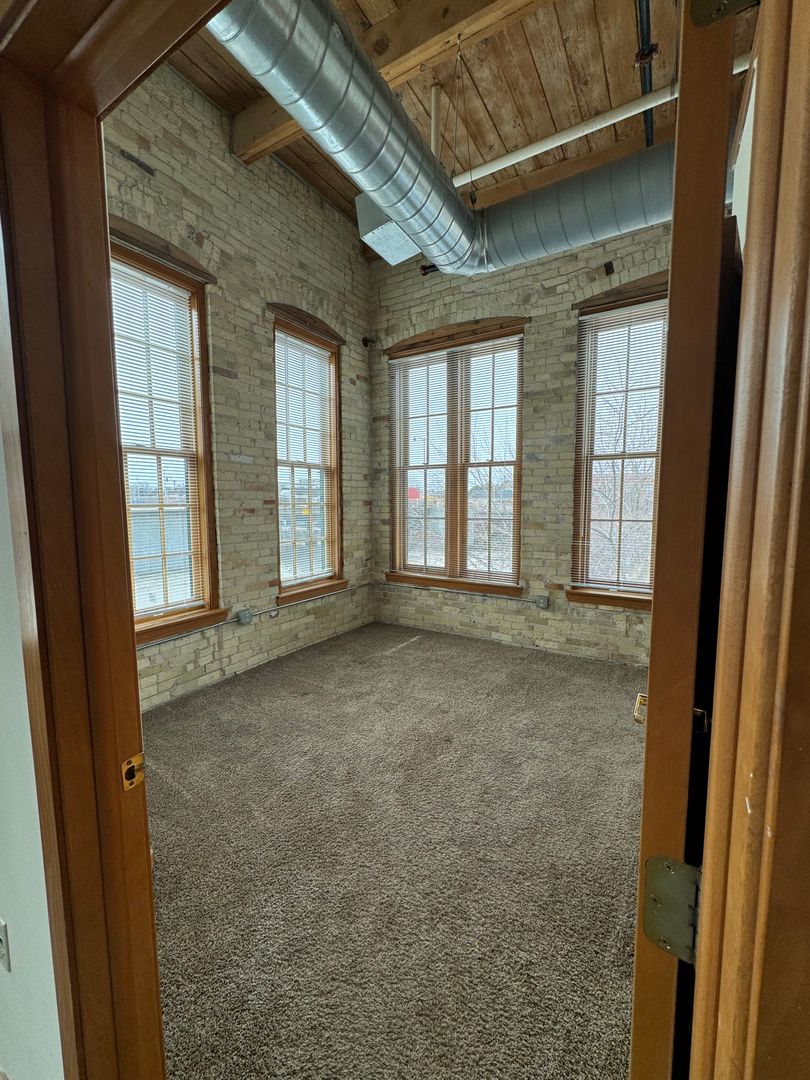 Racine Apartment: 134 Main St