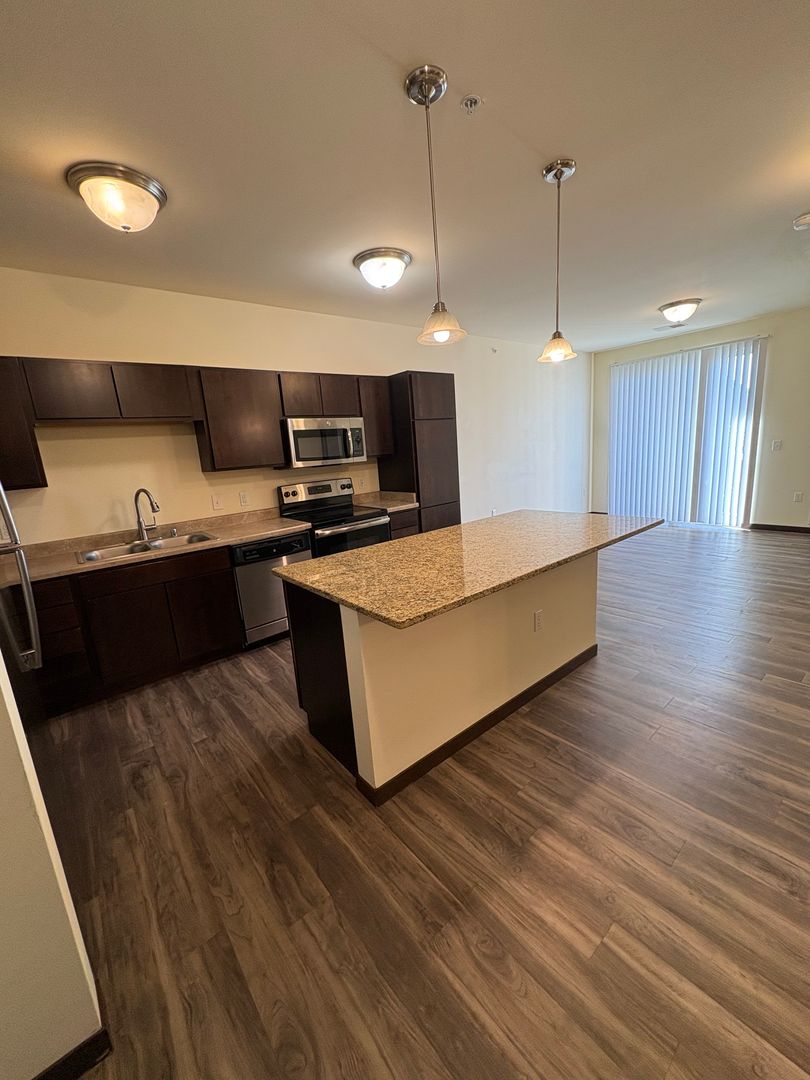 Sun Prairie Apartment: 3061 PLEASANT ST