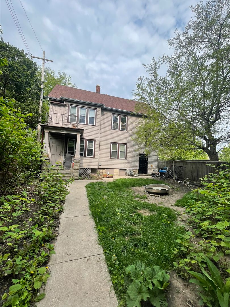 Milwaukee Apartment: 1821A N. Pulaski Ave -