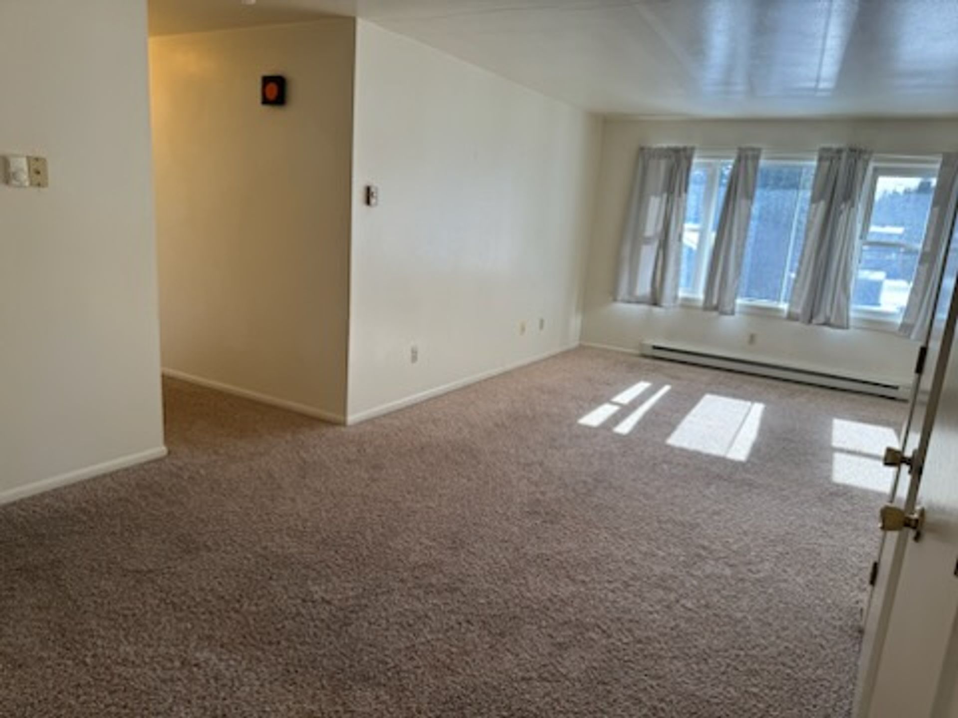 Eagle River Apartment: 404 E Pine St