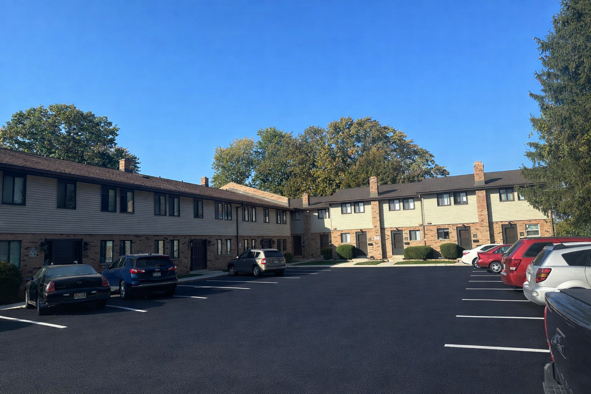 Saukville Apartment: 240-264 E. Dekora St