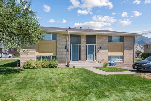 Large Updated 2 Bedroom with Central Air – photo 1