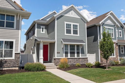 Solar Panels, Spacious Home, 2 Car Garage – photo 1