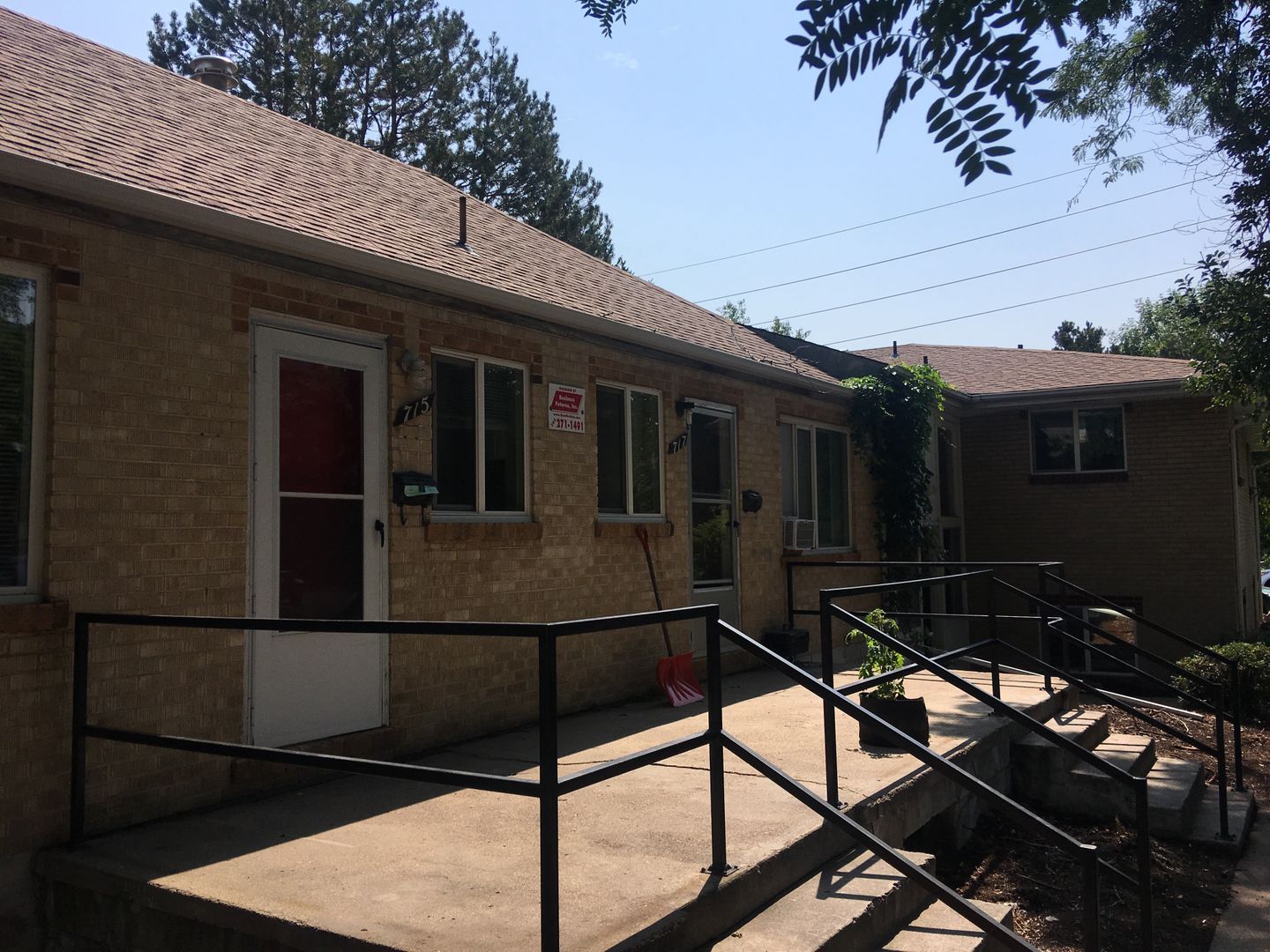 Golden Apartment: 1020 8th St
