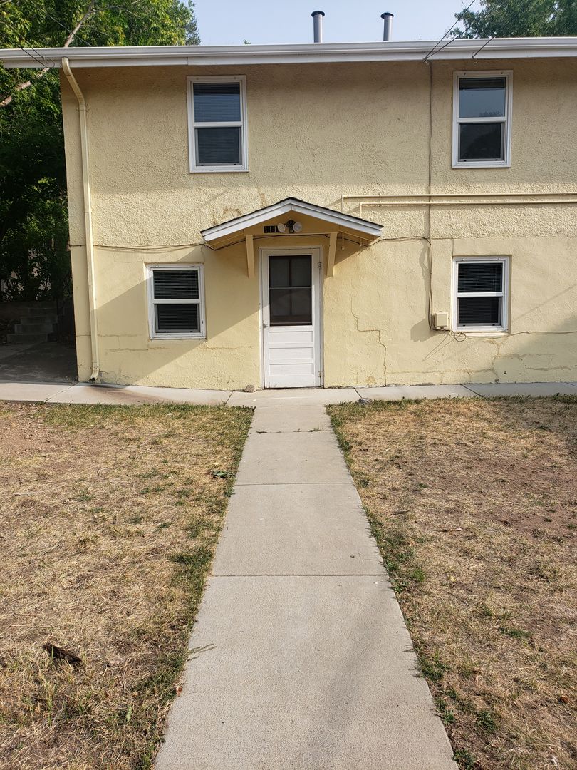 Golden Apartment: 1114 13th St