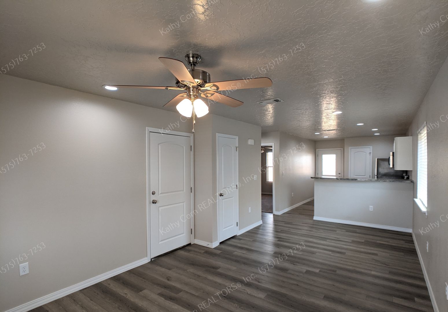 Clovis Apartment: 2031 Janeway St.