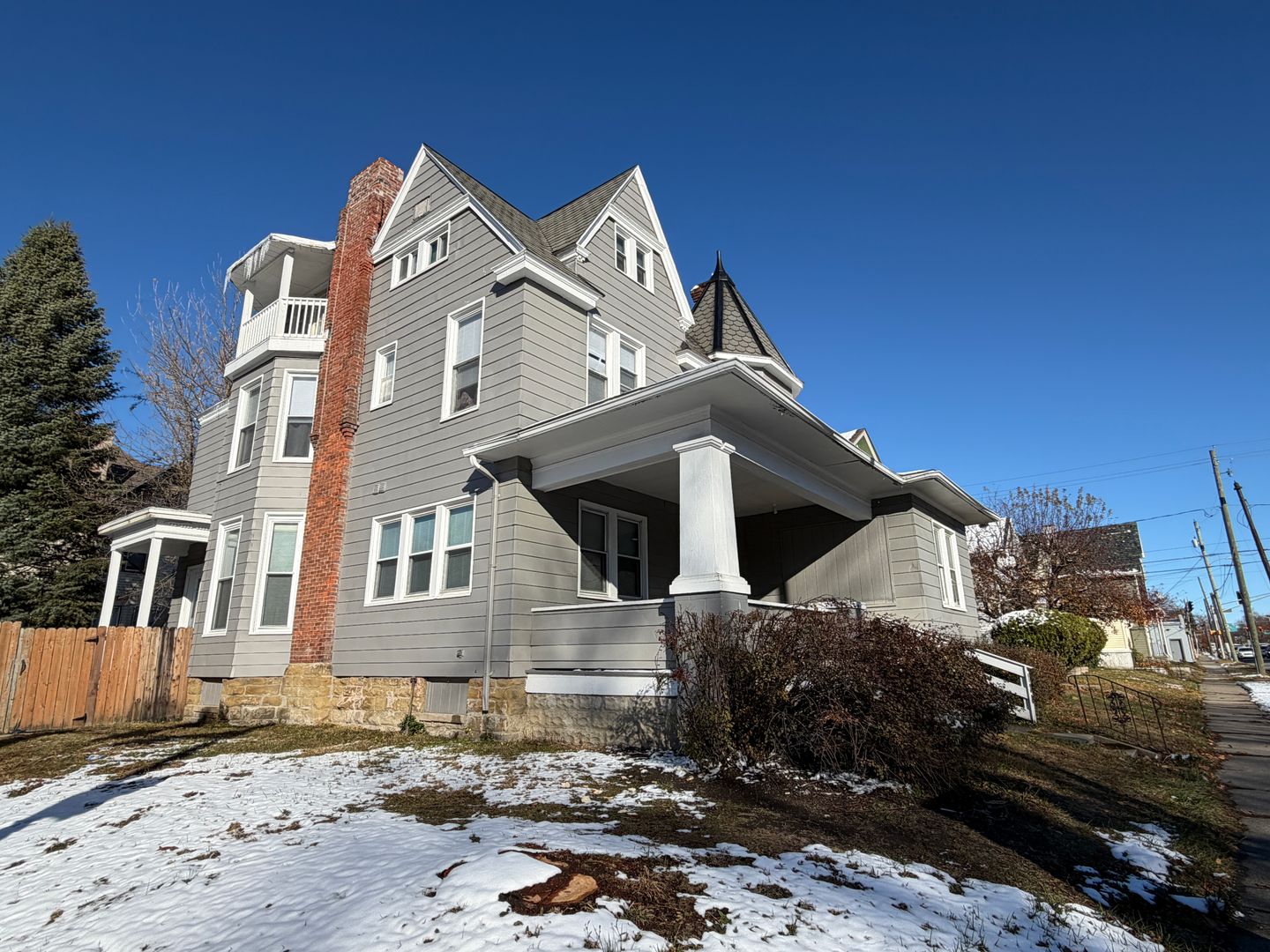 Fort Wayne Apartment: 130 W  Creighton Avenue