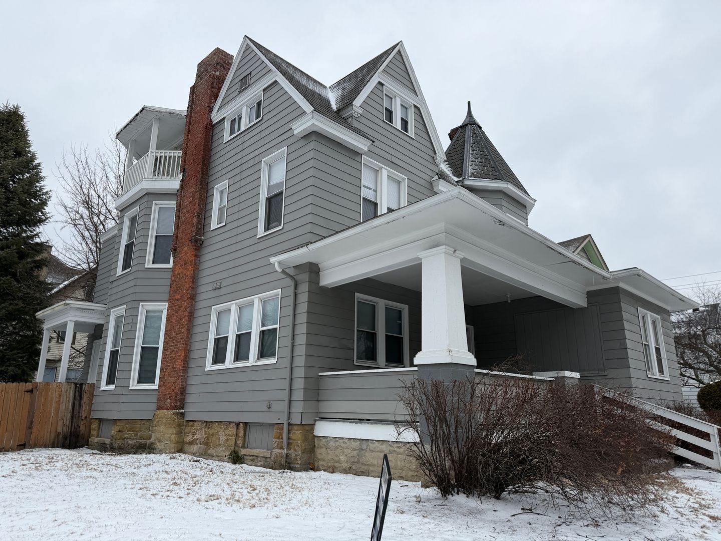 Fort Wayne Apartment: 130 W  Creighton Avenue