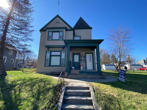 236 E. Dewald St. #4 - Spacious Two Bedroom Apartment w/Deck - *Upcoming* (NOT SHOWABLE) – photo 1