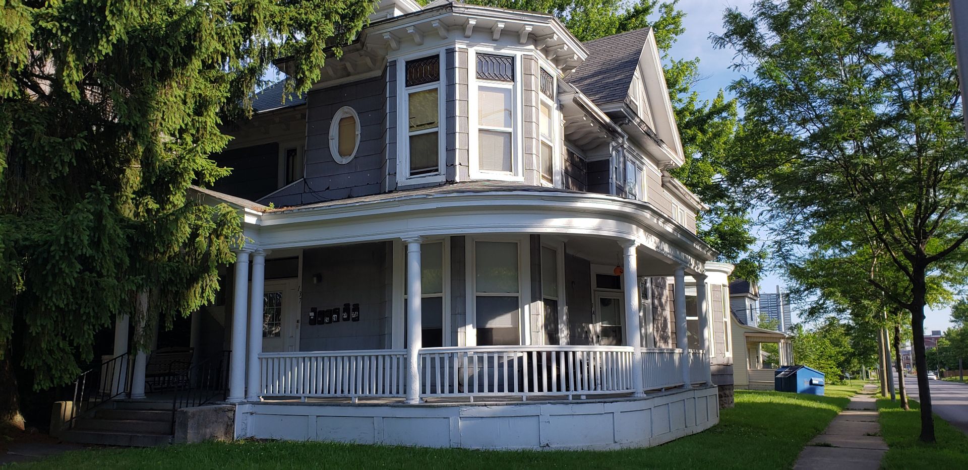 Fort Wayne Apartment: 137 E Dewald Street