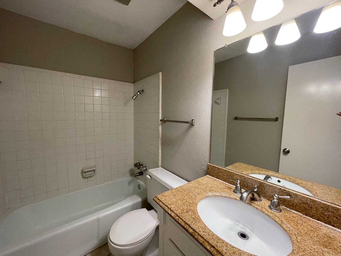 2600 Jewell Drive, Arlington, TX 76016