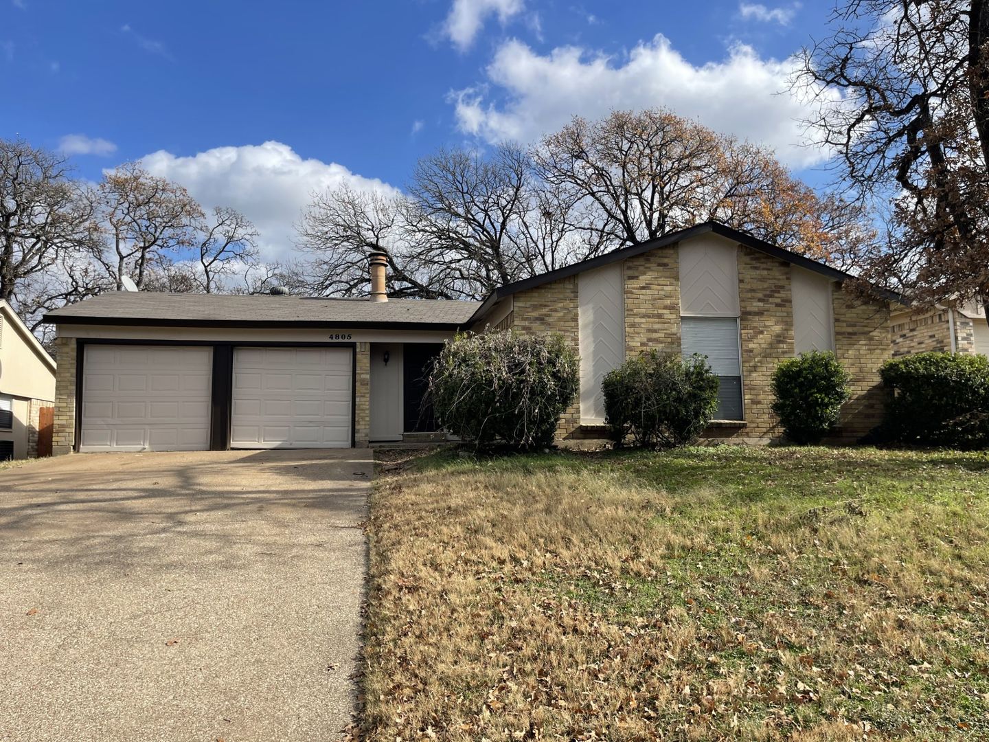 Arlington House: 4805 Crestmont Ct