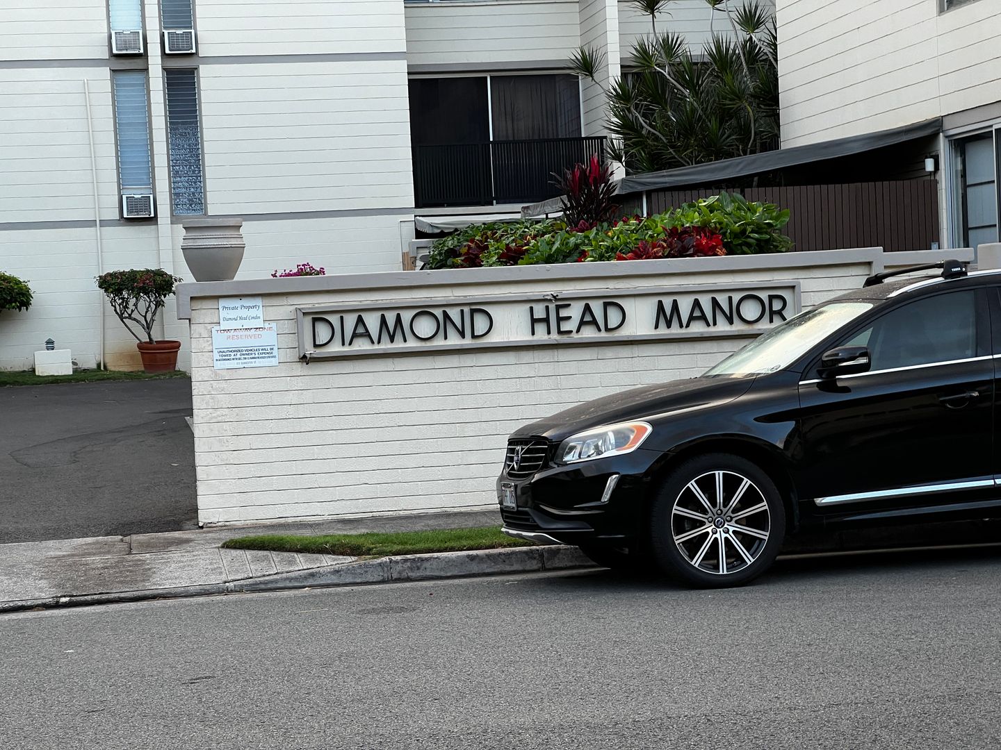 DIAMOND HEAD MANOR, 3083 PUALEI CIRCLE