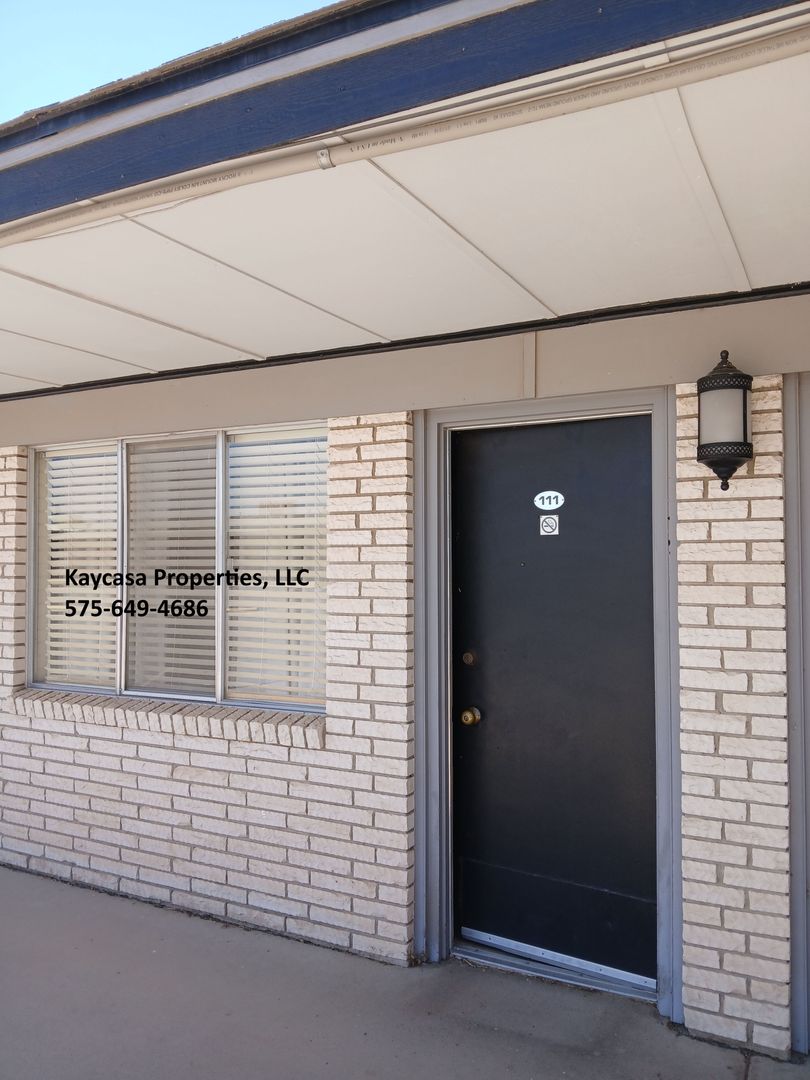 Las Cruces Apartment: 2146 W Picacho