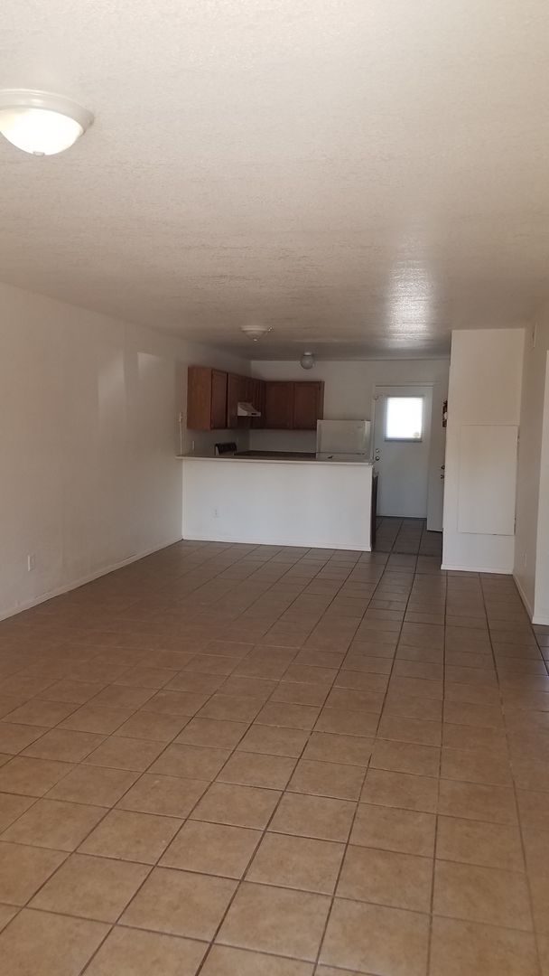 Las Cruces Apartment: 2801 E. Idaho