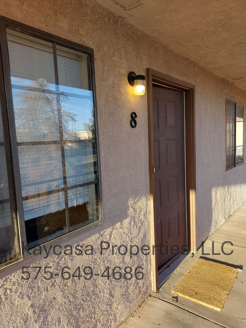 Las Cruces Apartment: 2801 E. Idaho