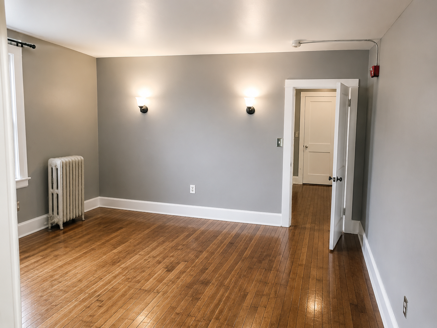 Claremont Apartment: 5 School st
