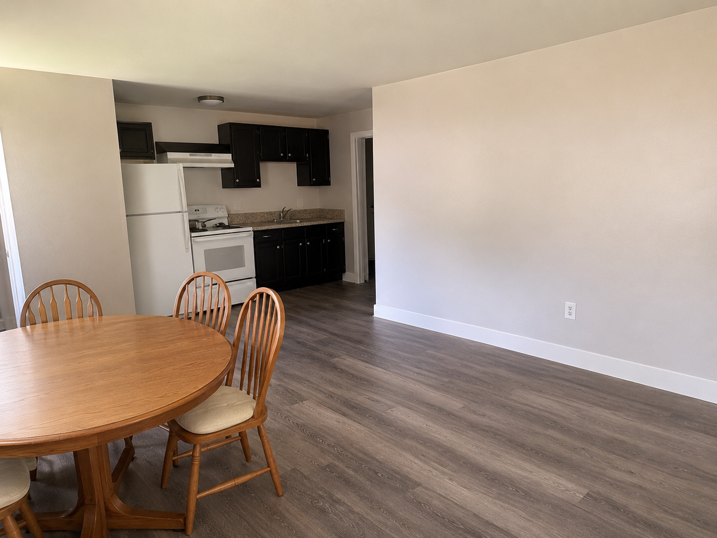 Antrim Apartment: 119 Keene Rd