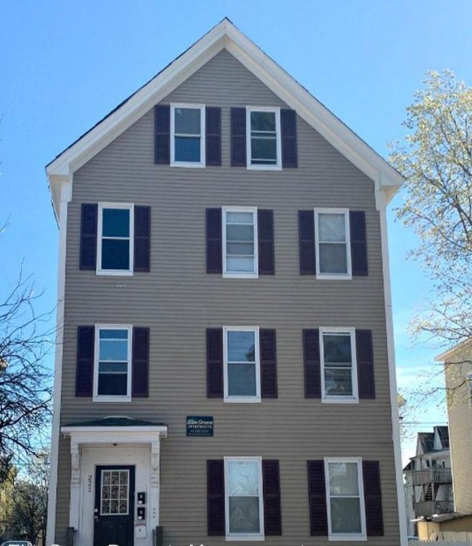 Manchester, NH Apartment: 219 Spruce St.