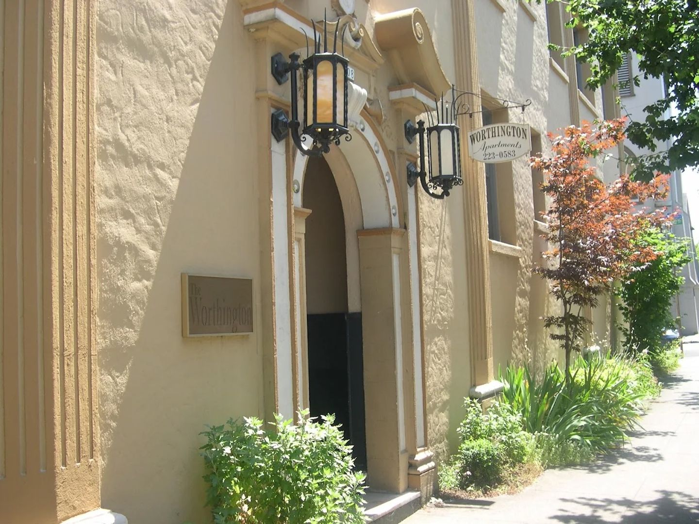 Portland Apartment: 708 NW 19th Ave.