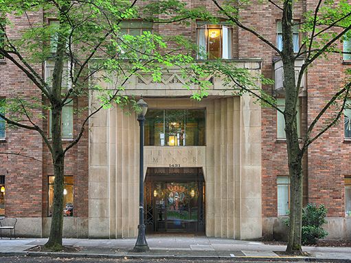 Historic South Park Blocks 2 Bedroom, Garage Parking On Site! – photo 1
