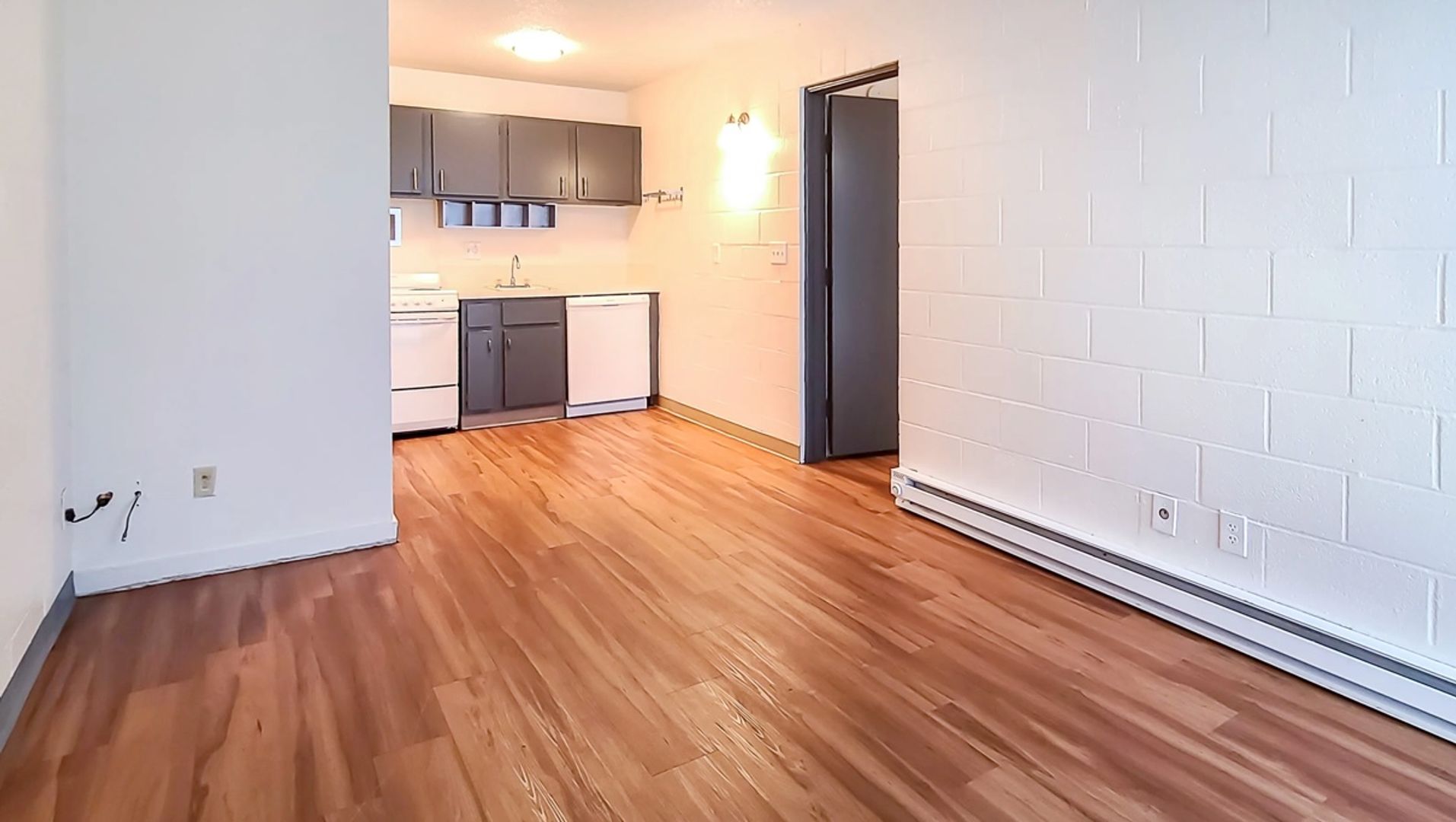 Portland Apartment: 2155 NW Flanders St.