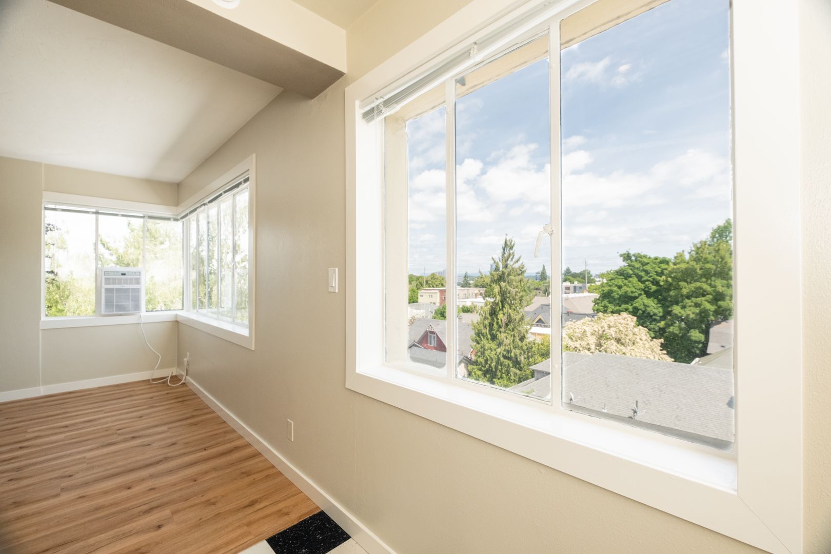 Portland Apartment: 2199 NW Everett St