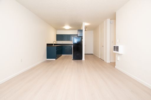 Forest Park 2 Bedroom with Retro Charm and Private Patio! – photo 1