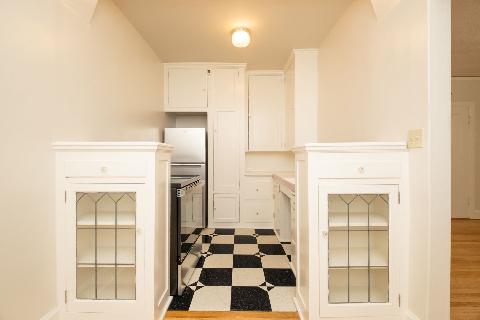 Portland Apartment: 1431 SW Park Ave