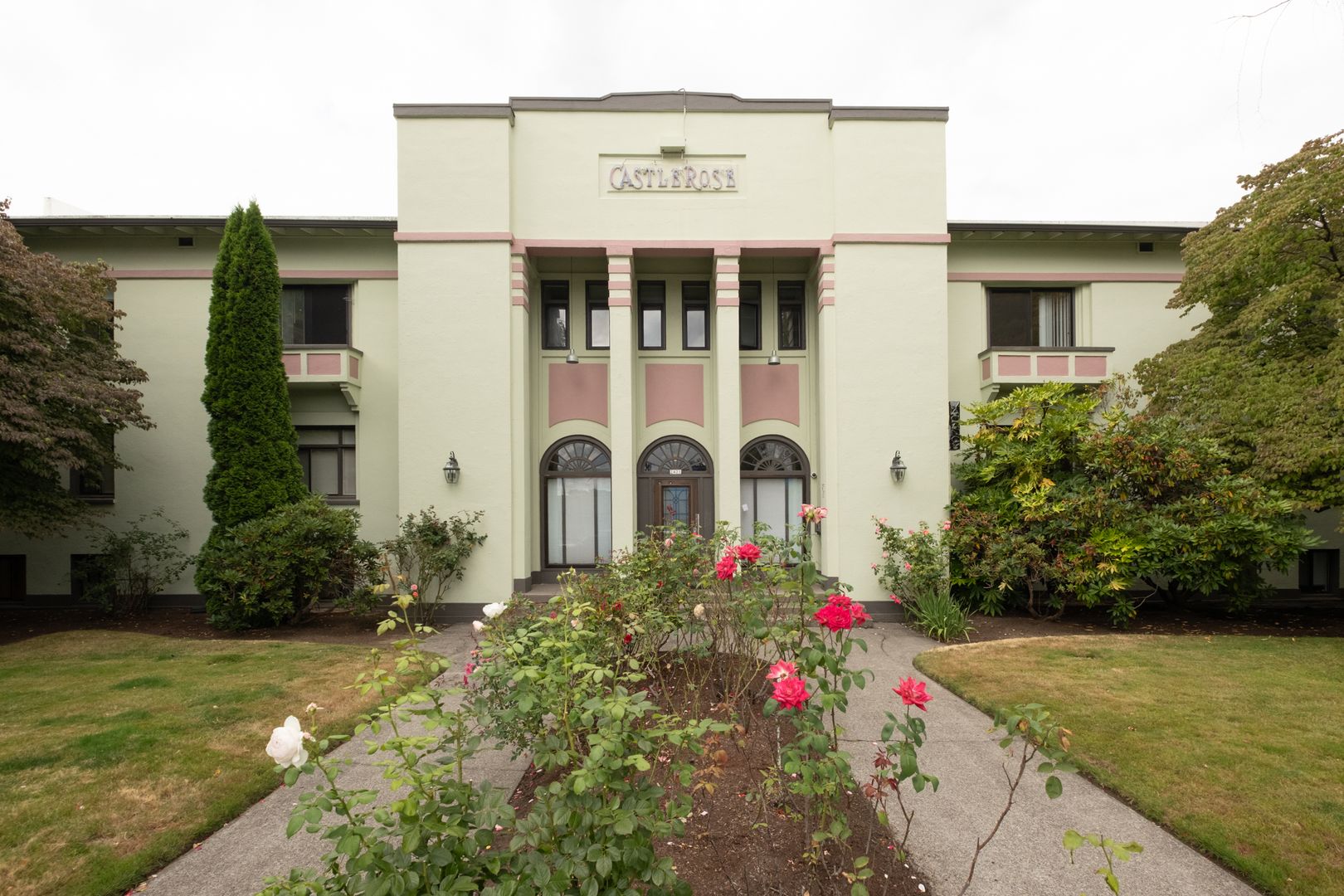 Portland Apartment: 2421 NE Irving St