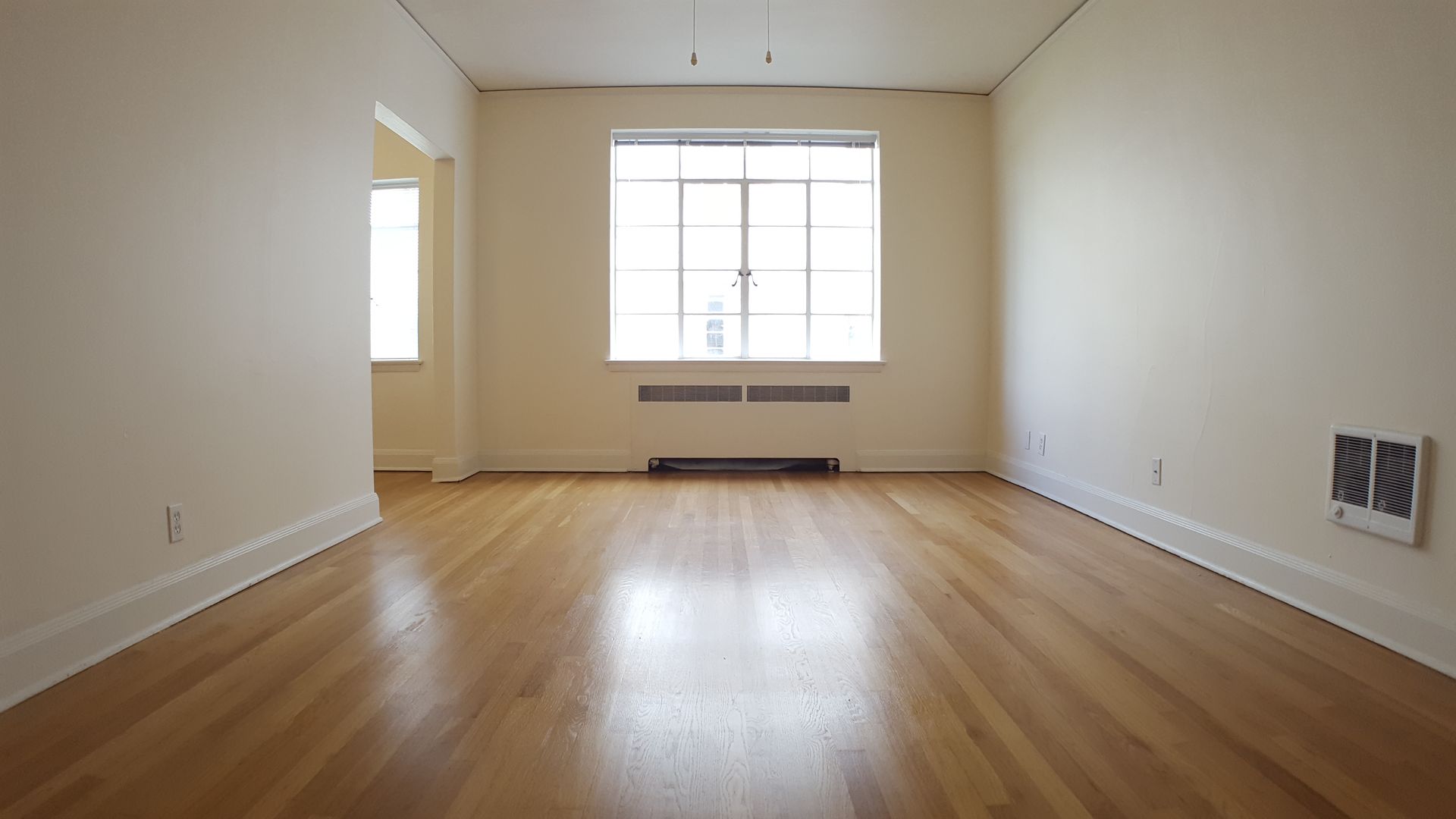 Portland Apartment: 1975 NW Everett St.