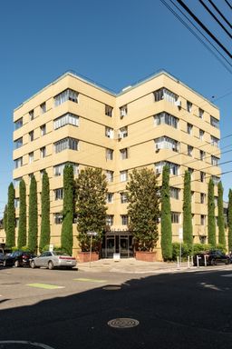 Elegant Mid-Century Style! – photo 1