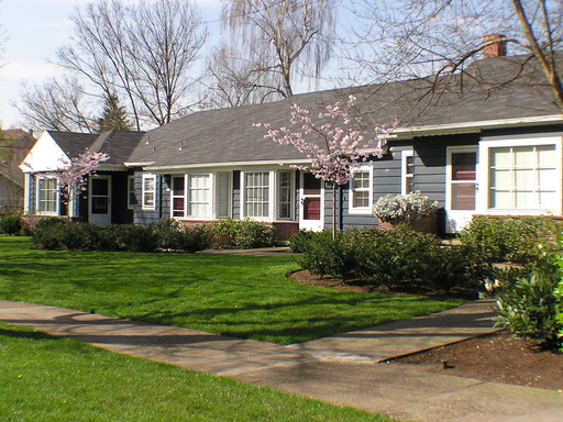 NEW| #4505 ~ Classic Laurelhurst 1 Bedroom with Beautifully Restored Courtyard! ~ Accepting Applications September 26 @ 9AM! – photo 1