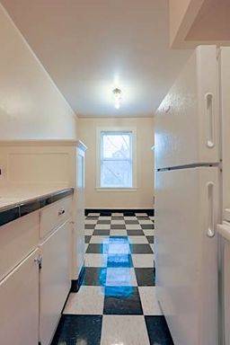 Light-Filled Uptown Flat with Classic Character and Room to Relax! – photo 1