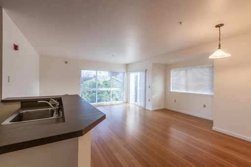 Stylish Northwest Flat Featuring a Balcony & Contemporary Finishes! – photo 1