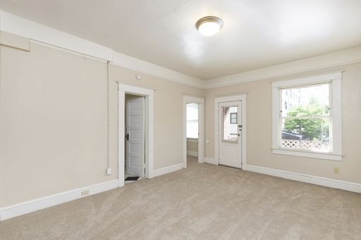 1 Bedroom in the Heart of Goose Hollow with Timeless Charm! – photo 1